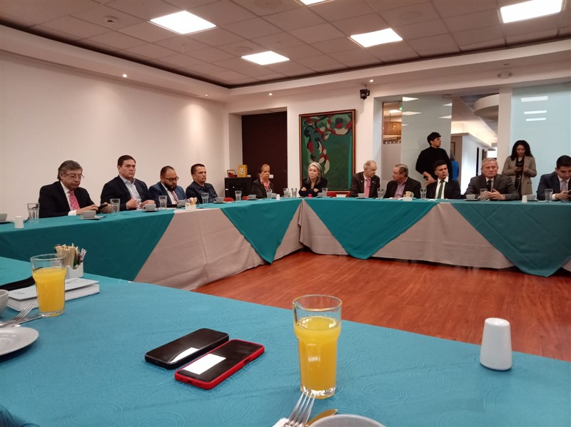 JuanCarlosPinzon mesa ajustado